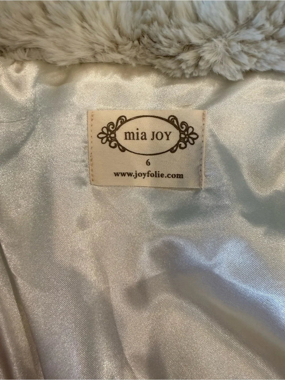 Joyfolie Plush Faux Fur Coat in Light Cream